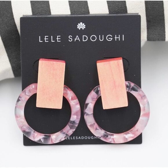LELE SADOUGHI Horsebit Button Earrings Pink NWT - Picture 2 of 3